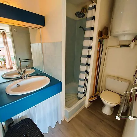 Апартаменты Studio Cabine 4 Pers. Avec Piscine, Plage Directe Et Parking Prive - Animaux Acceptes - Fr-1-326-835